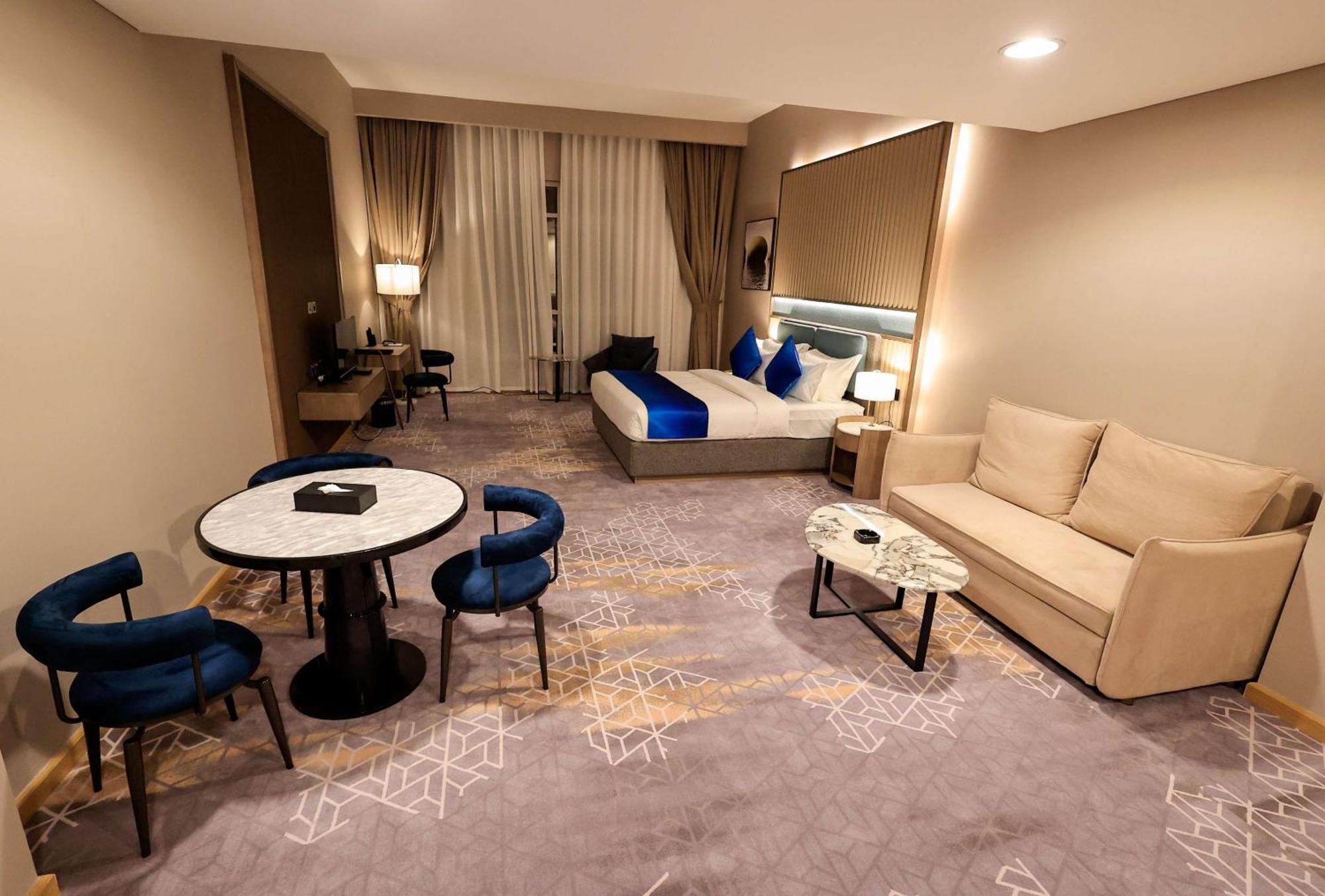 Best Western Premier M Four Hotel Dubai Exterior photo