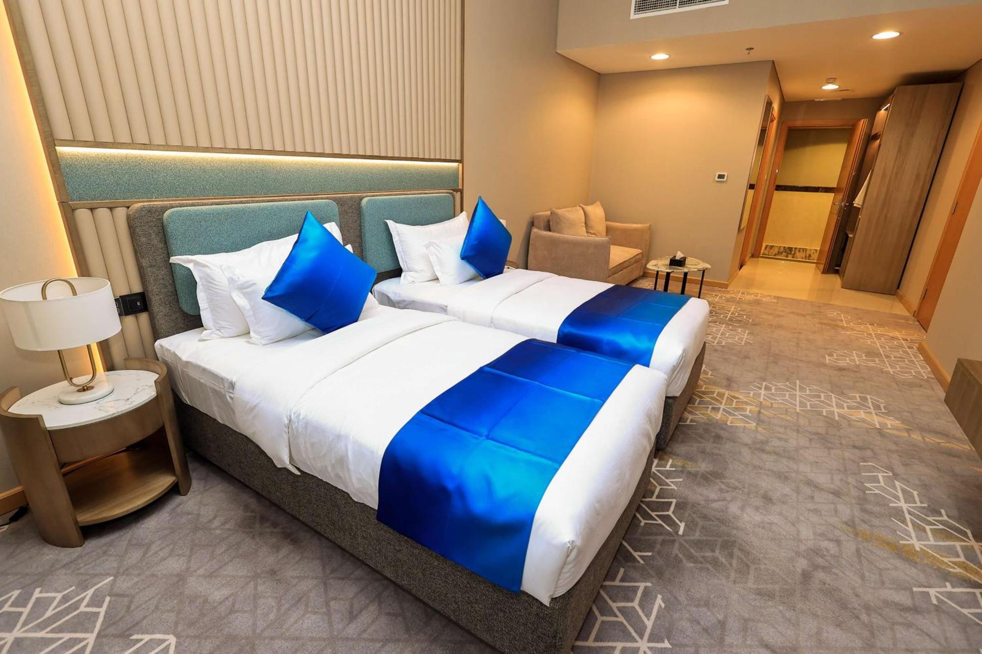 Best Western Premier M Four Hotel Dubai Exterior photo