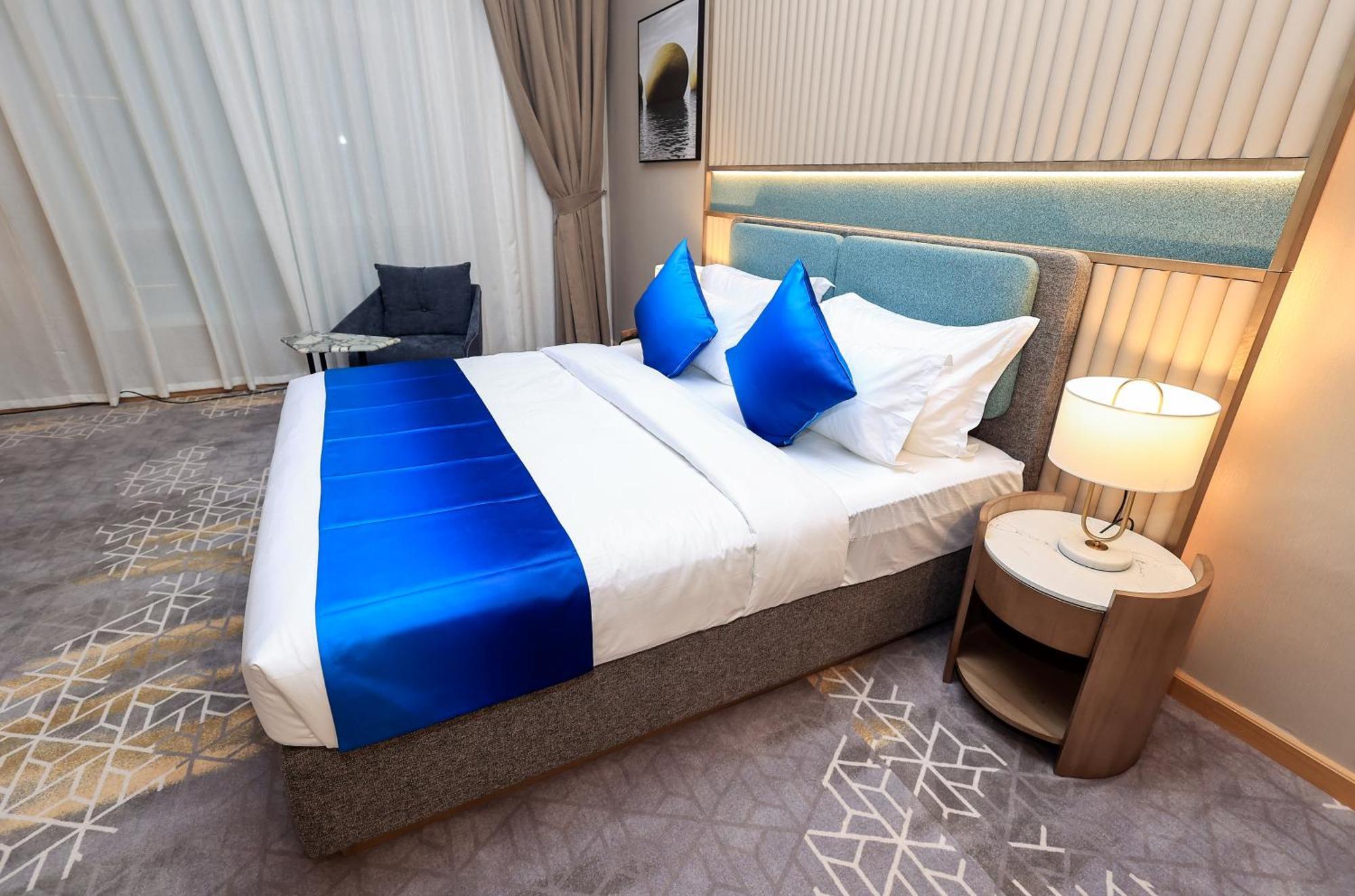 Best Western Premier M Four Hotel Dubai Exterior photo